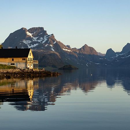 Minkfarmen, Spacious Seaside Cabin With Scenic View Ramberg Exterior foto